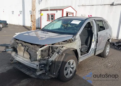 2020 Toyota Rav4 Le z USA, uszkodzony, nr VIN 2T3G1RFV3LW104677